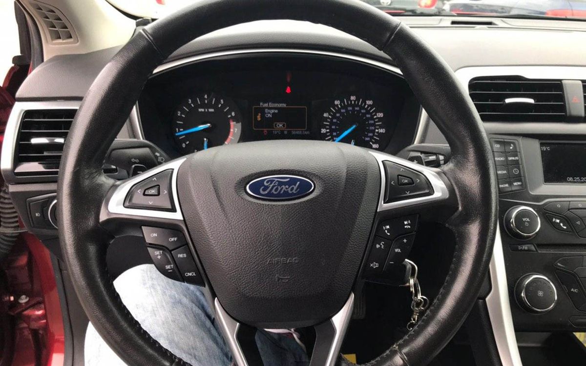 Ford Fusion SE 2015 фото №18