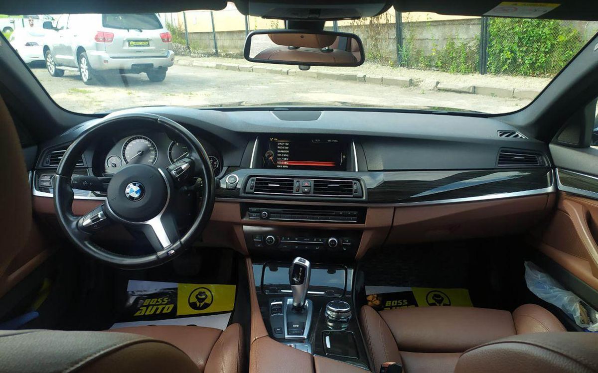 BMW 520 2015 фото №18