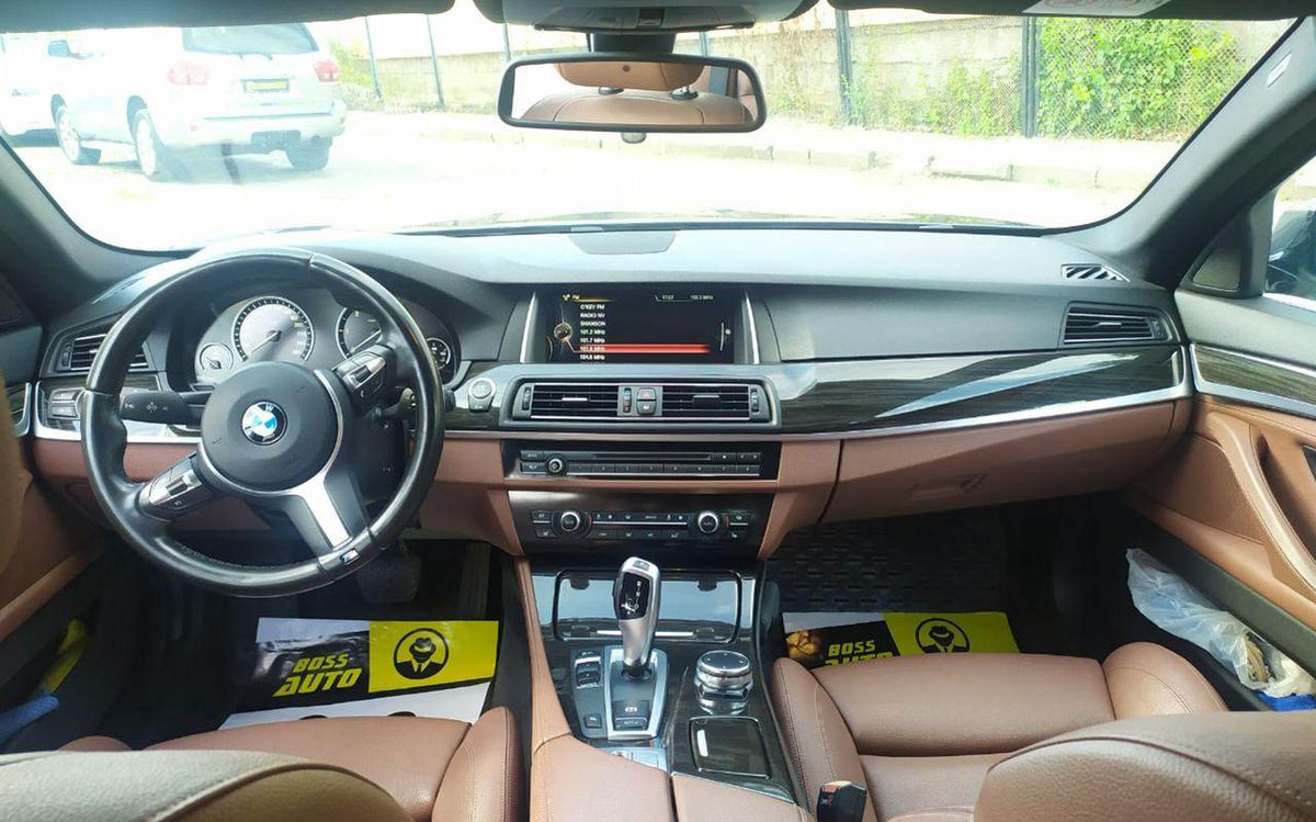 BMW 520 2015 фото №20