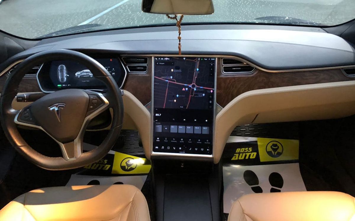 Tesla Model S 2016 фото №9