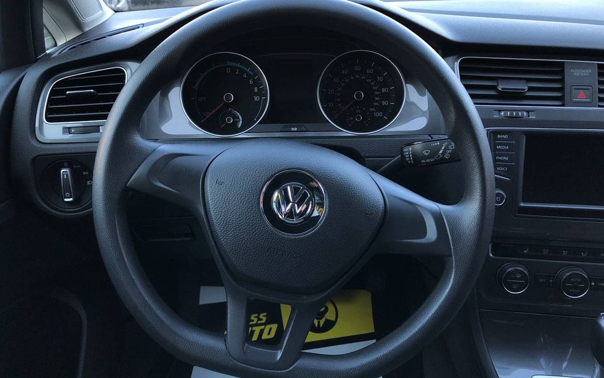 Volkswagen e-Golf 2015 фото №16