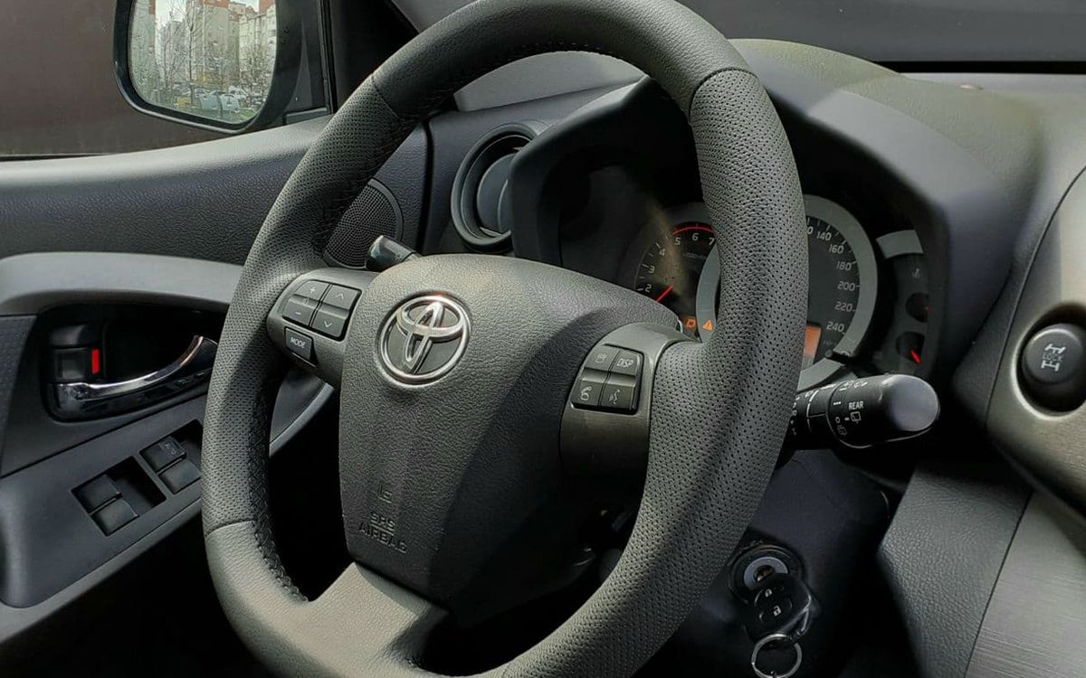 Toyota RAV4 2011 фото №16