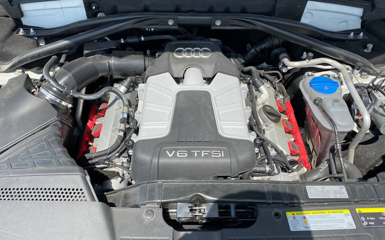 Audi SQ5 2015 фото №18