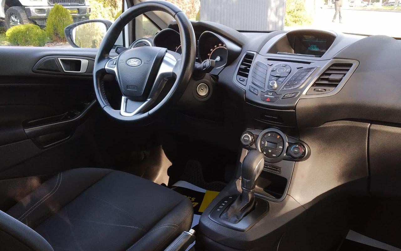 Ford Fiesta 2015 фото №18