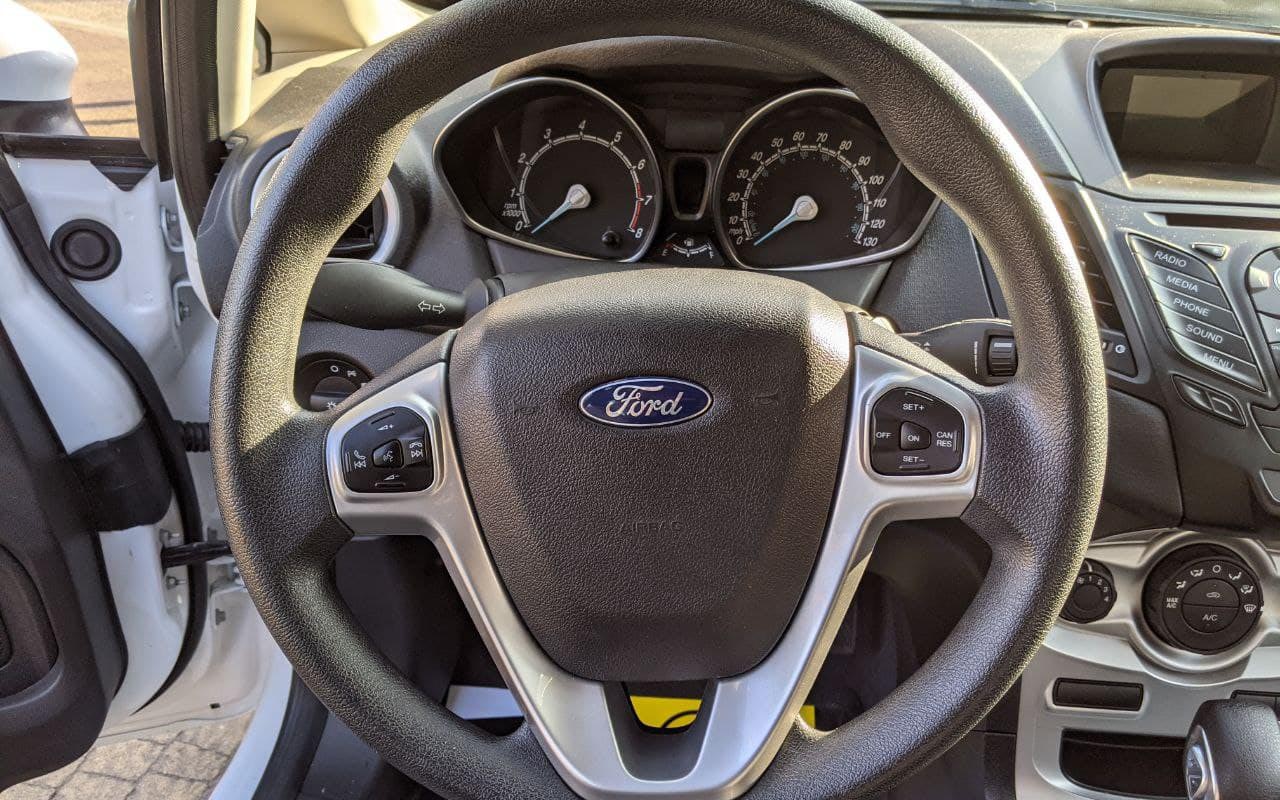 Ford Fiesta SE 2016 фото №11