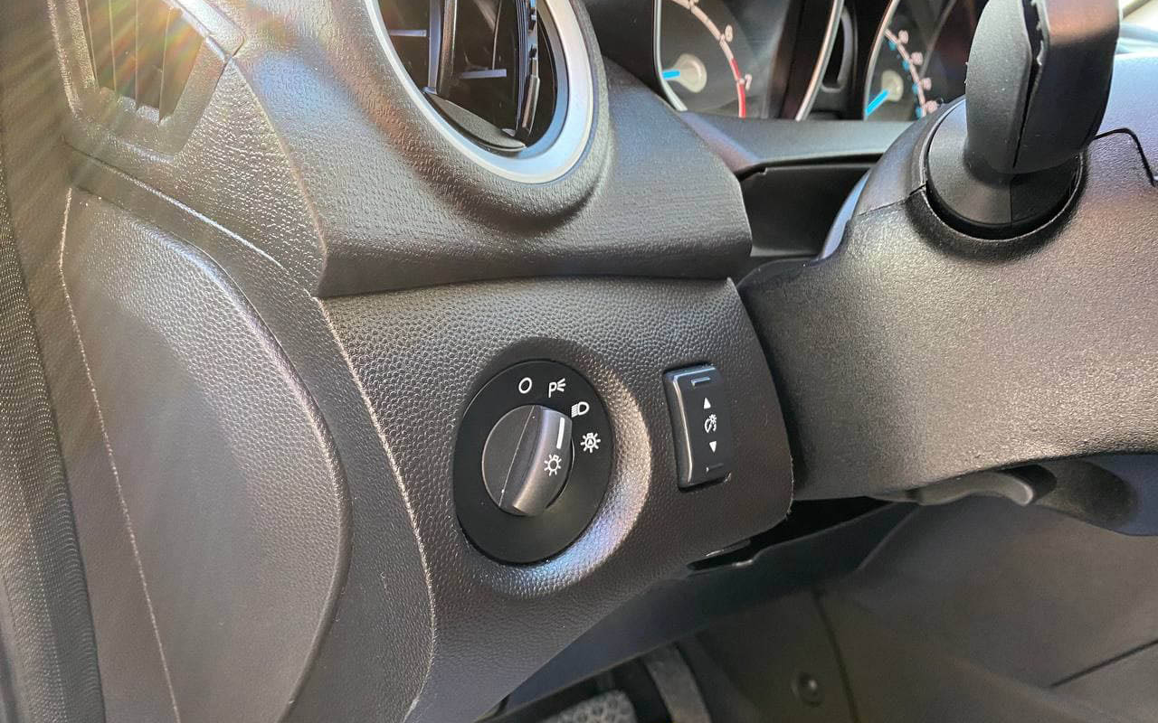 Ford Fiesta SE 2018 фото №17