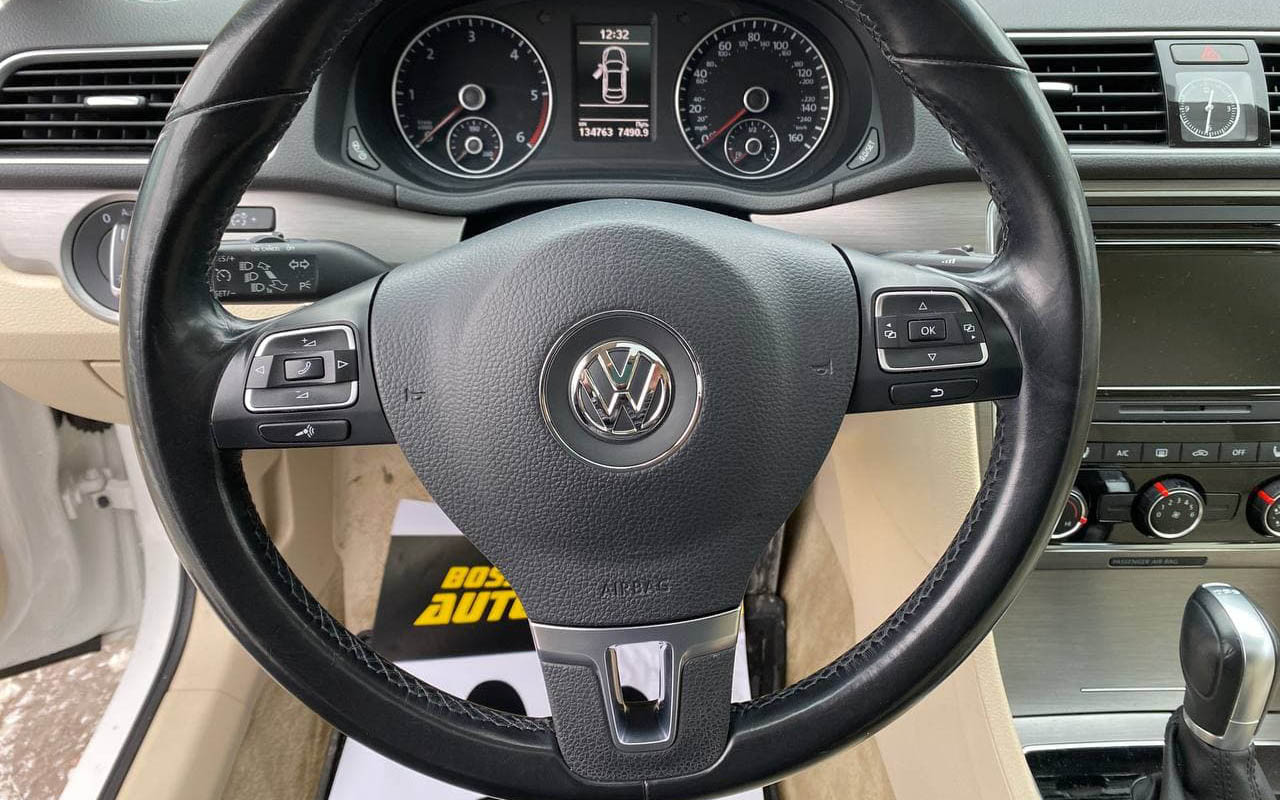 Volkswagen Passat SE 2015 фото №14