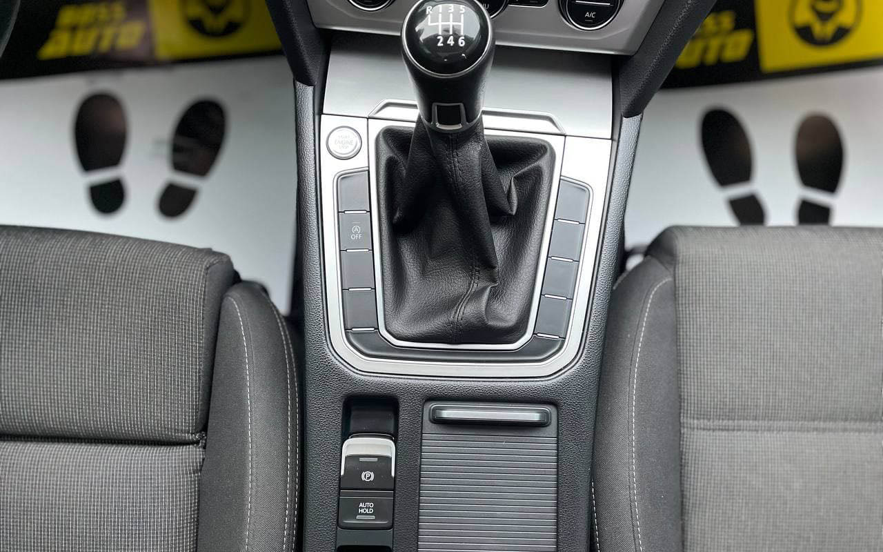 Volkswagen Passat 2015 фото №18