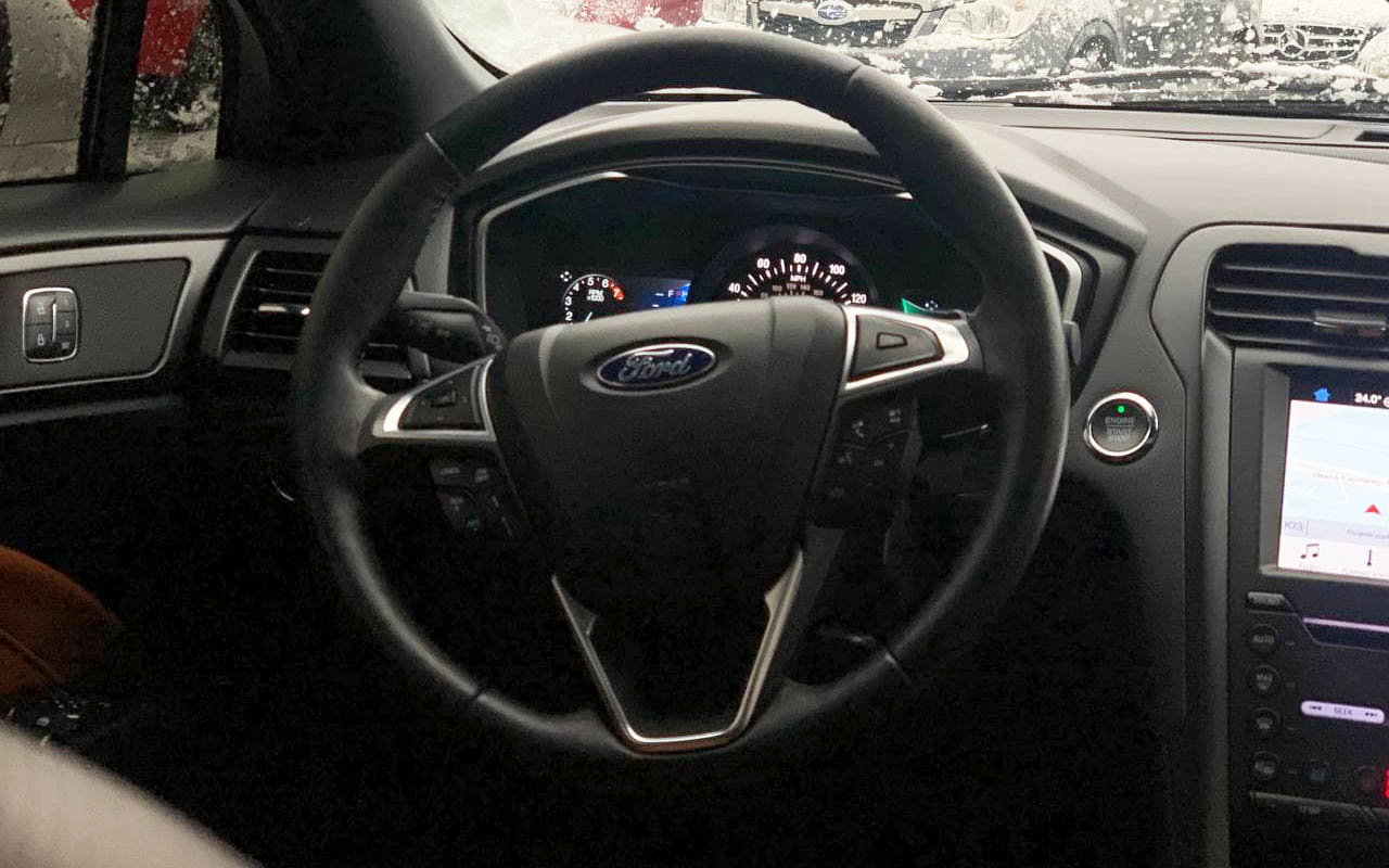 Ford Fusion Titanium 2019 фото №17