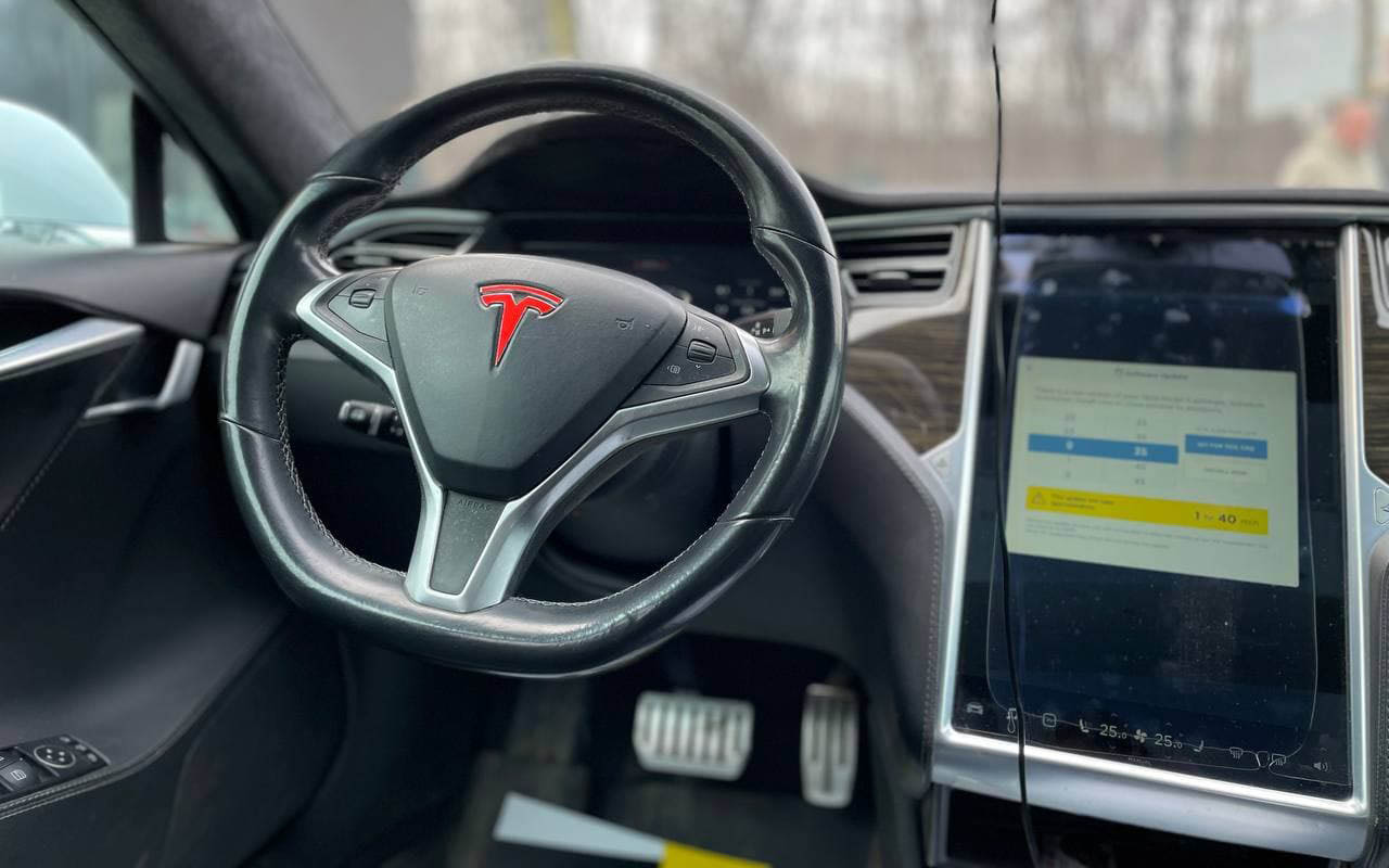 Tesla Model S 2014 фото №14