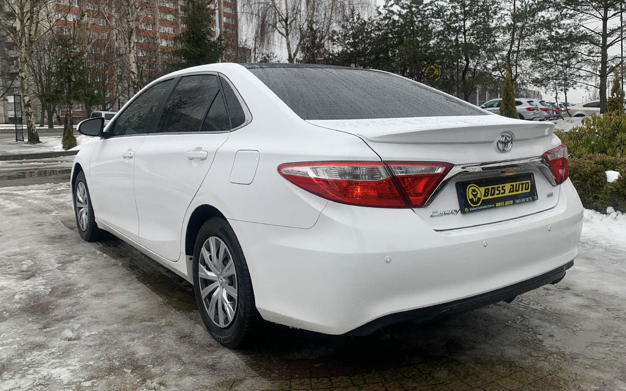 Toyota Camry LE 2017 фото №5