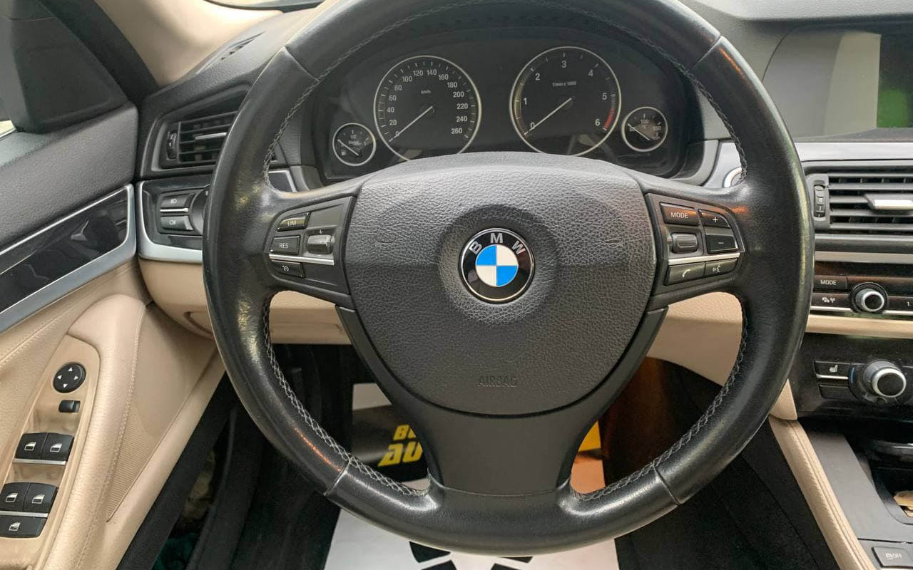 BMW 520 2013 фото №16
