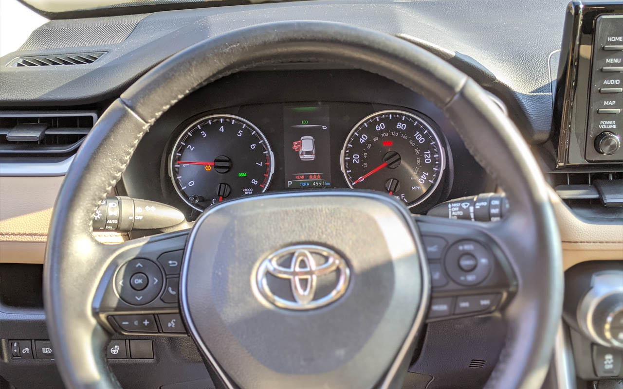 Toyota RAV4 XLE 2019 фото №12
