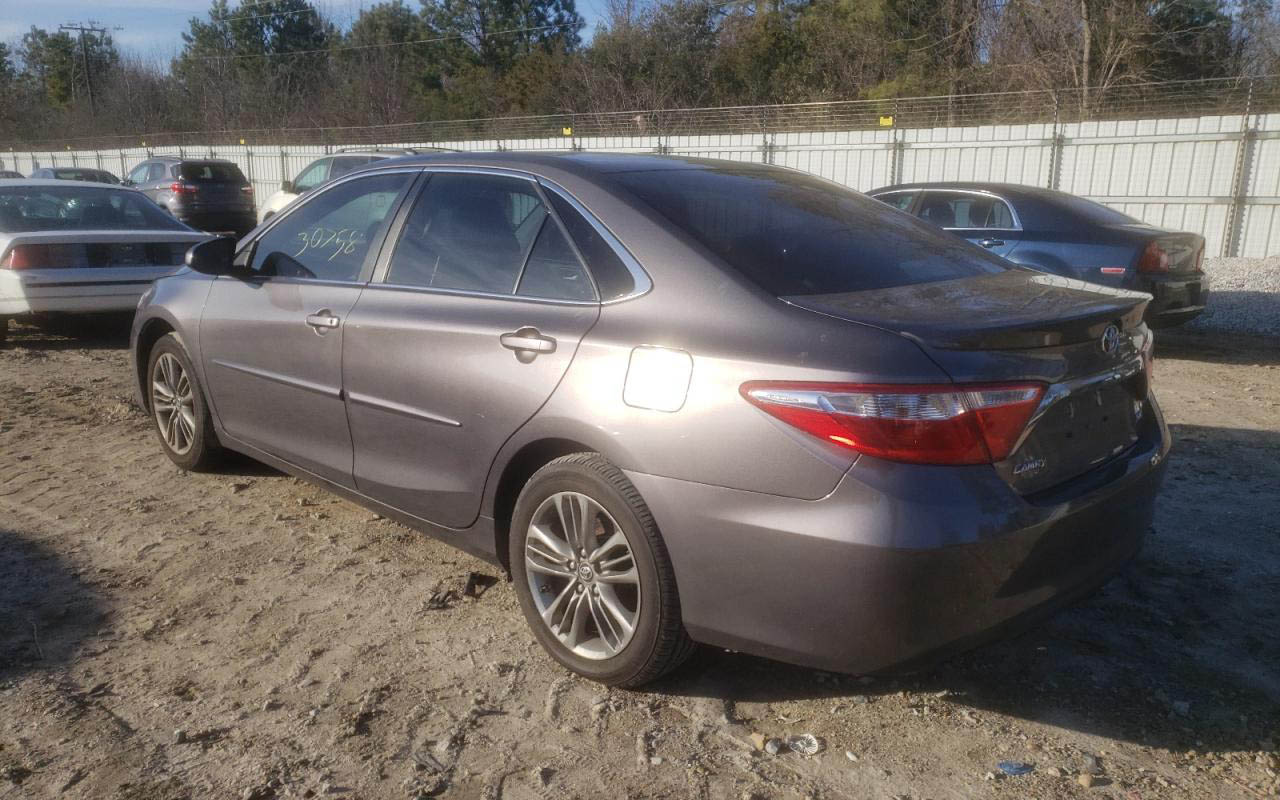 Toyota Camry LE 2017 фото №3
