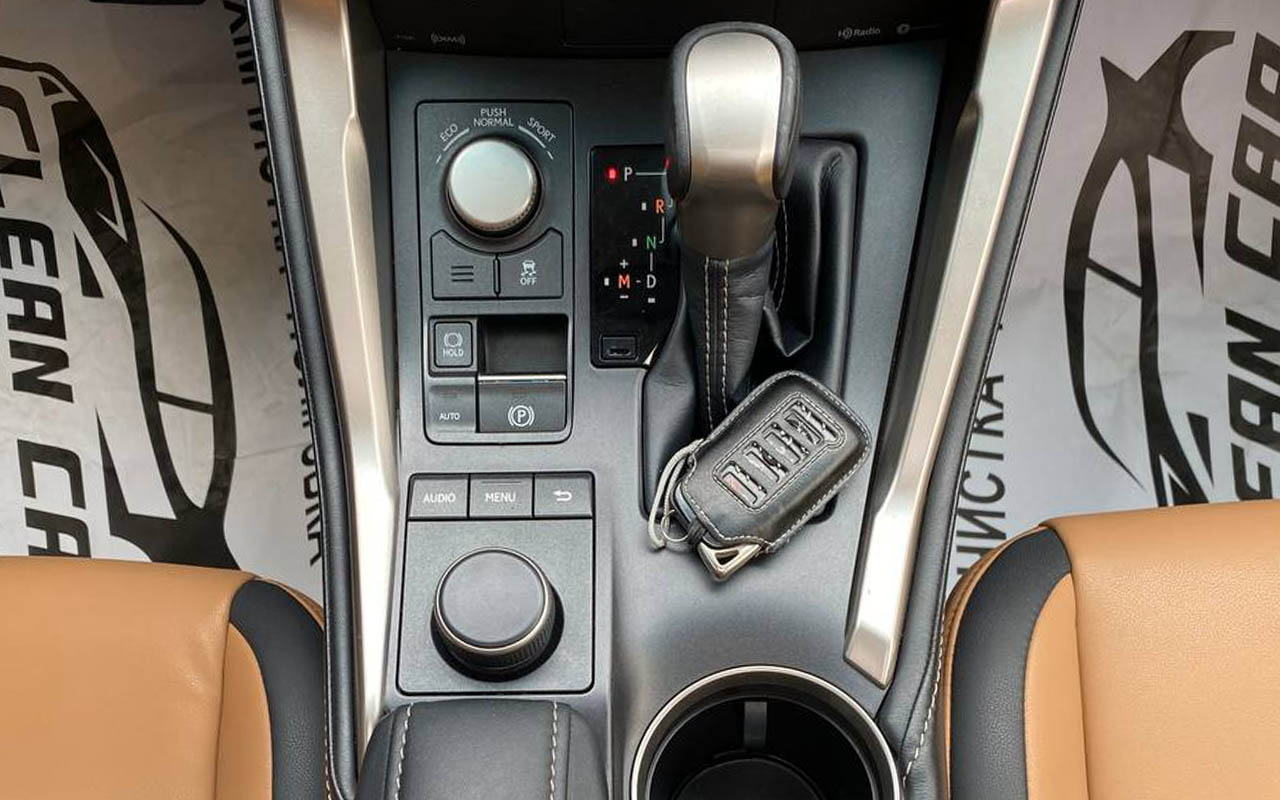Lexus NX 200t 2017 фото №19