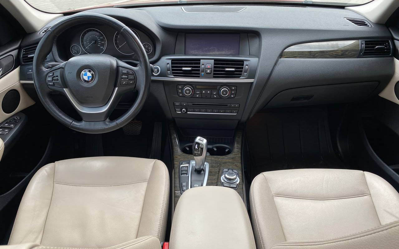 BMW X3 2012 фото №17