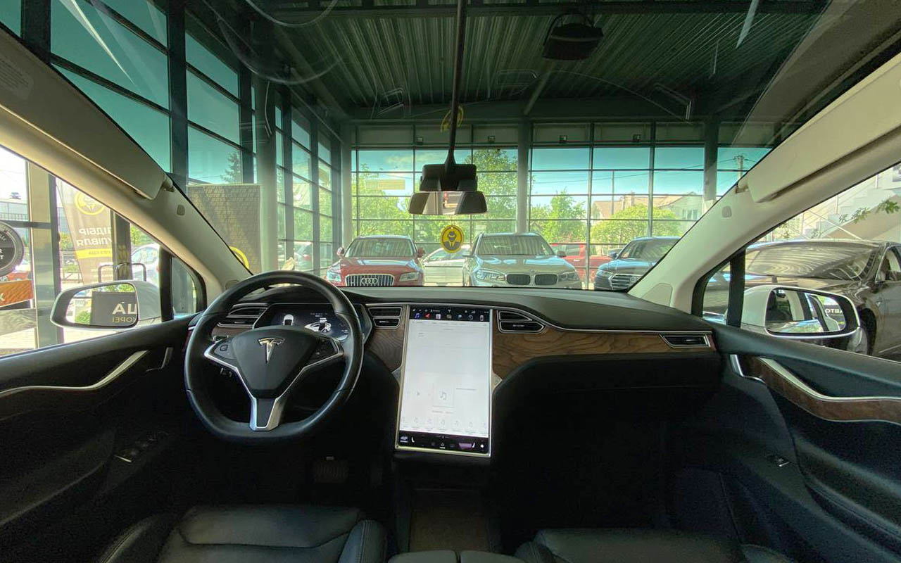 Tesla Model X 90D 2016 фото №17