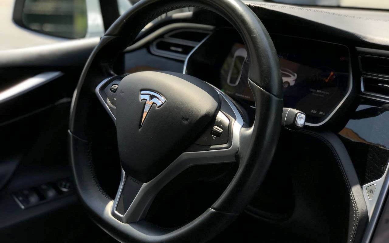 Tesla Model X 75D 2016 фото №17