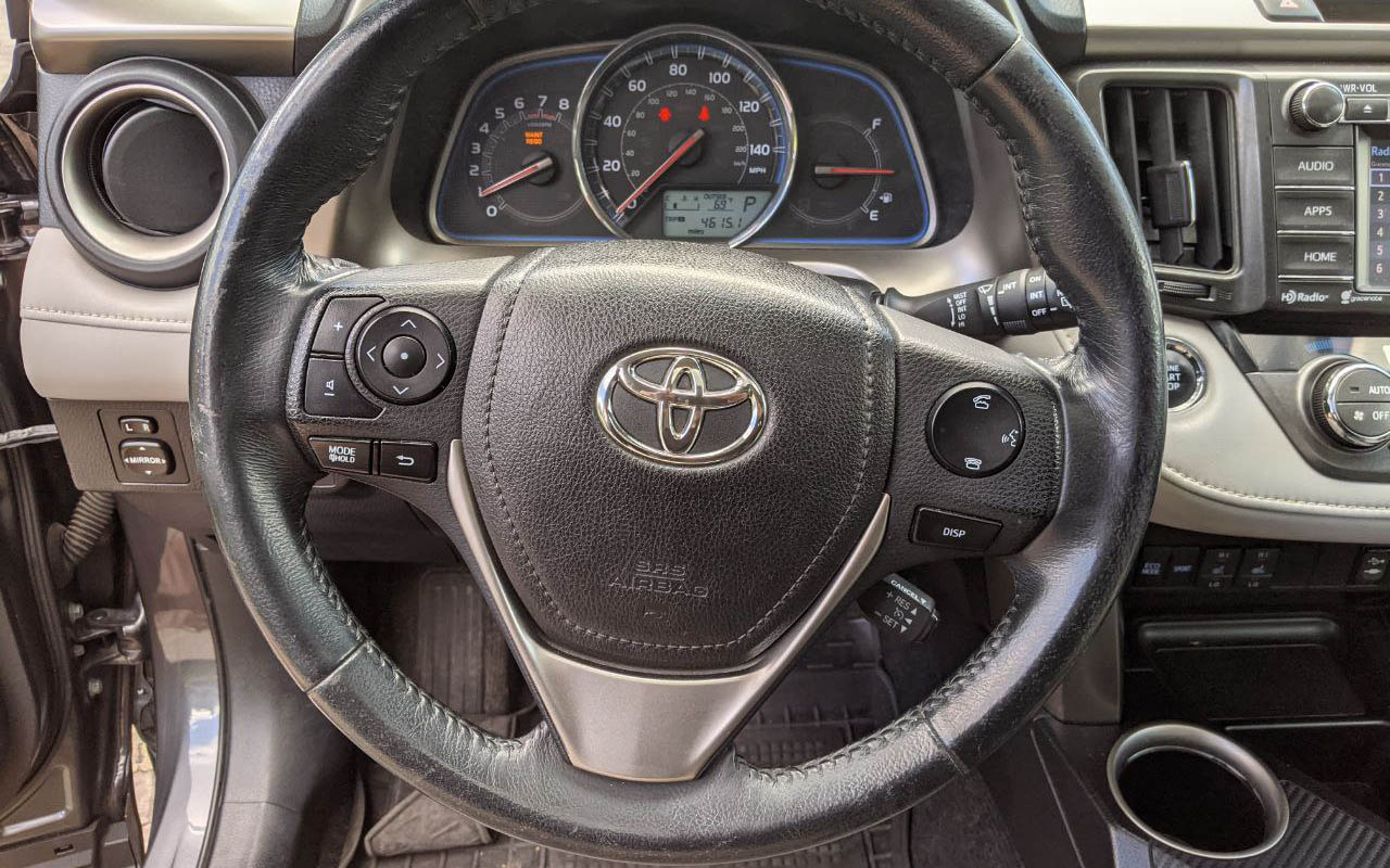 Toyota RAV4 Limited 2015 фото №13