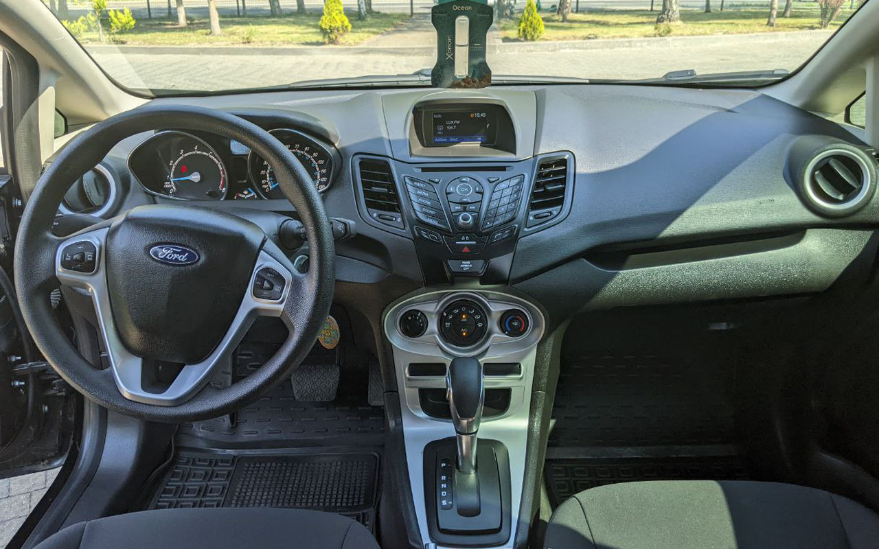 Ford Fiesta SE 2019 фото №9